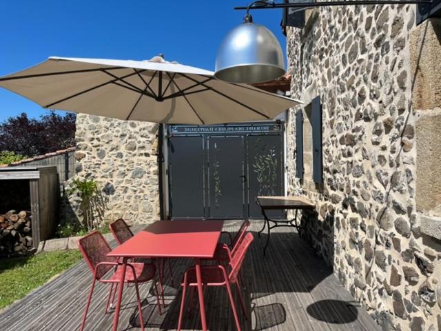 Domaine Des Pierres D Auvergne Flat 외부 사진